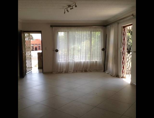 2 BEDROOM TOWNHOUSE FOR SALE IN SANDOWN